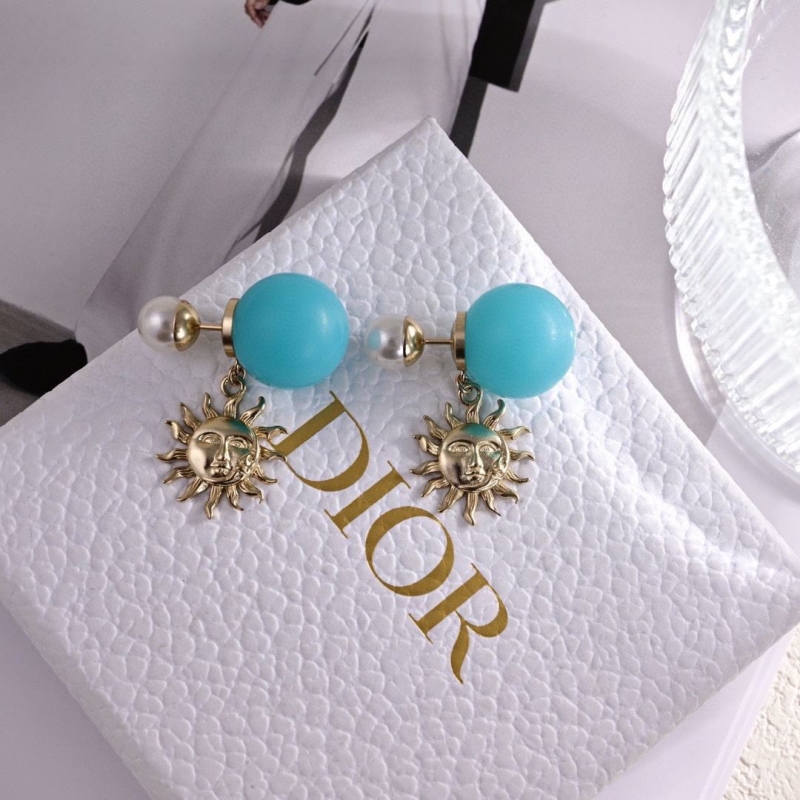 chr1st1an D10r earrings
